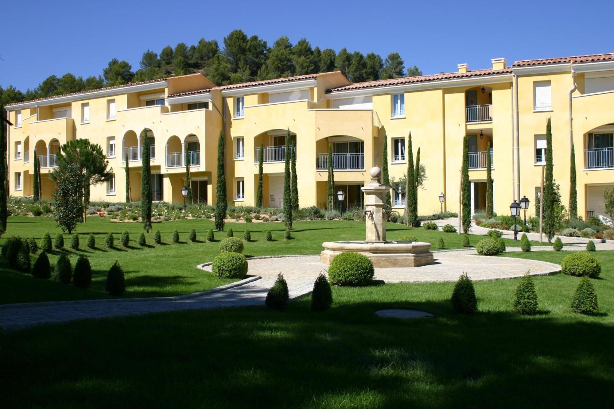 Residence Odalys La Licorne De Haute Provence Greoux-les-Bains ภายนอก รูปภาพ